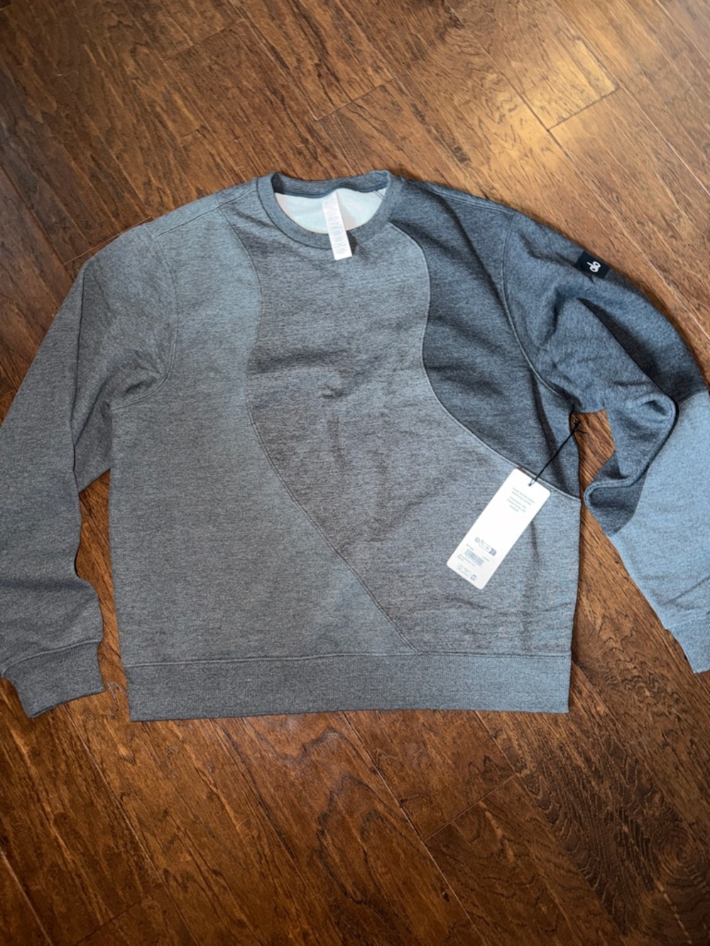 ALO Yoga Two-Tone Gray Crewneck Sweatshirt